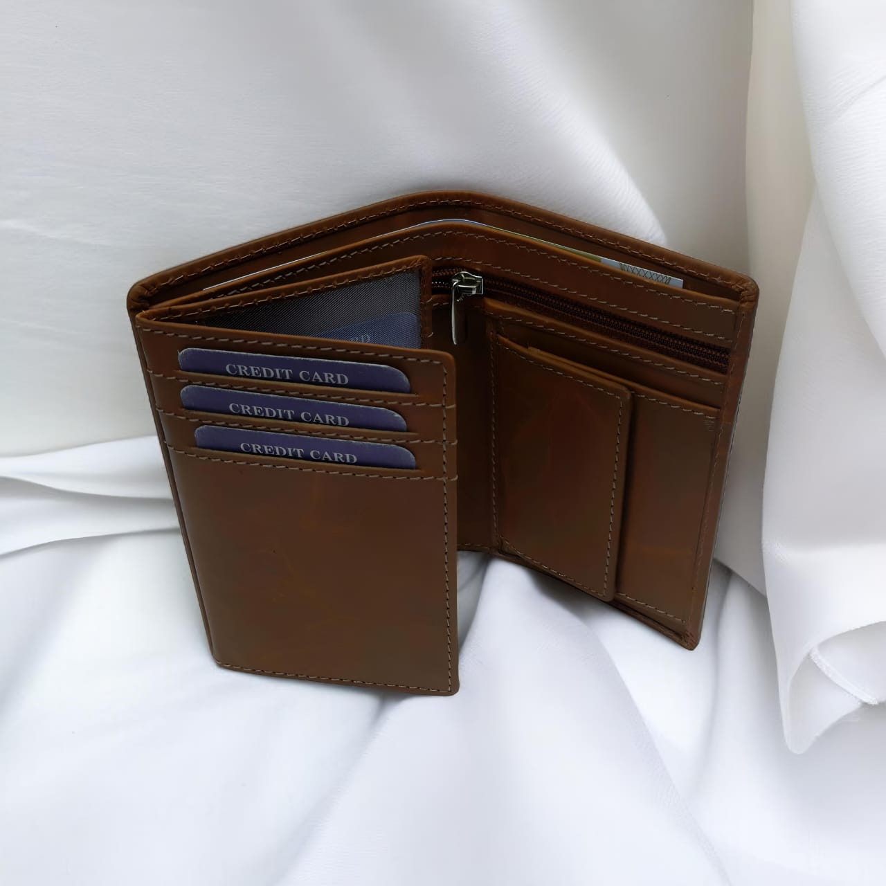 bifold leather wallet for men 8.4